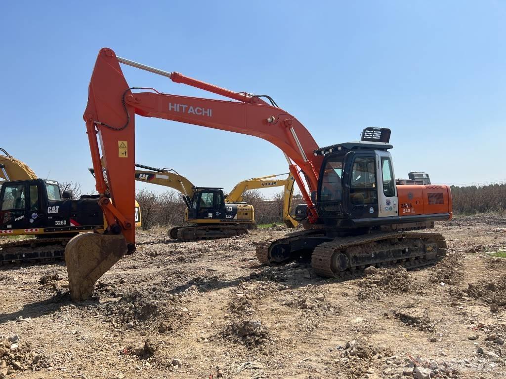 Hitachi ZX 240 Kāpurķēžu ekskavatori