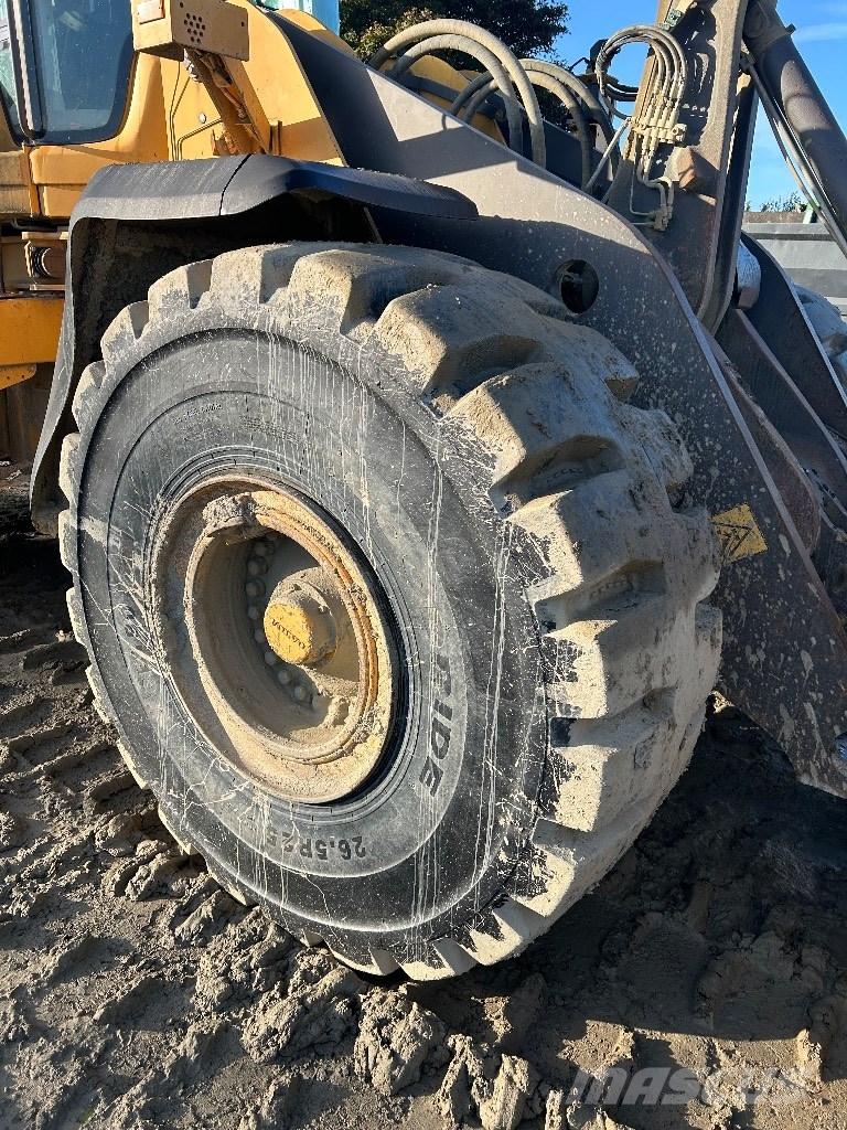 Volvo L180 Iekrāvēji uz riteņiem