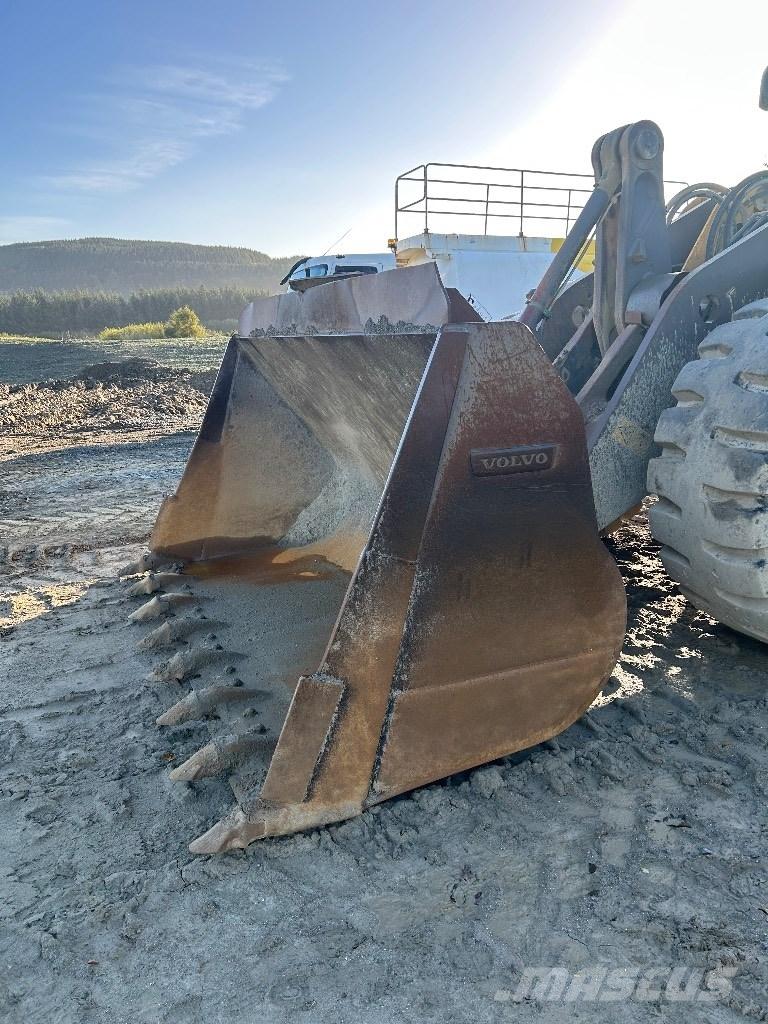 Volvo L180 Iekrāvēji uz riteņiem