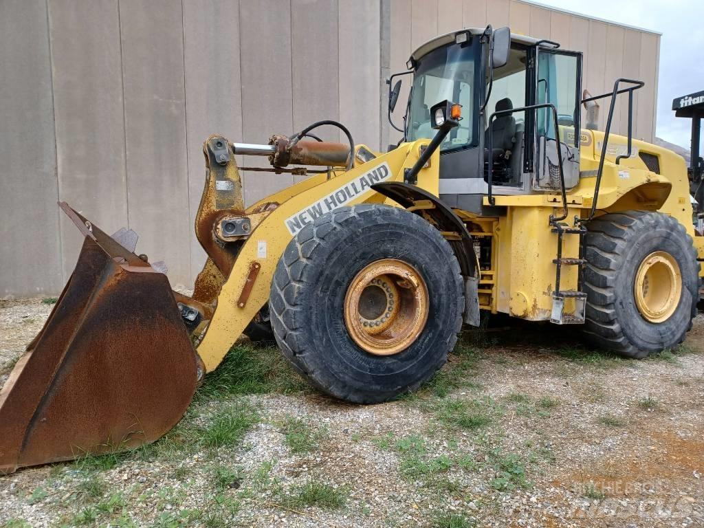 New Holland W271 Iekrāvēji uz riteņiem