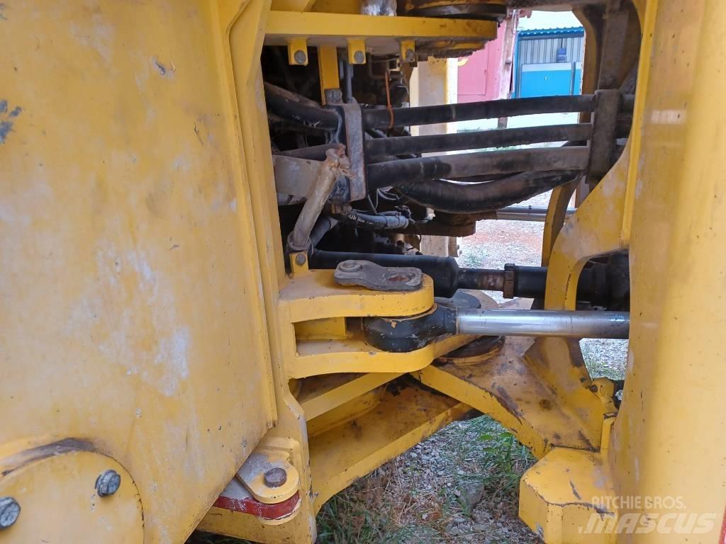 New Holland W271 Iekrāvēji uz riteņiem