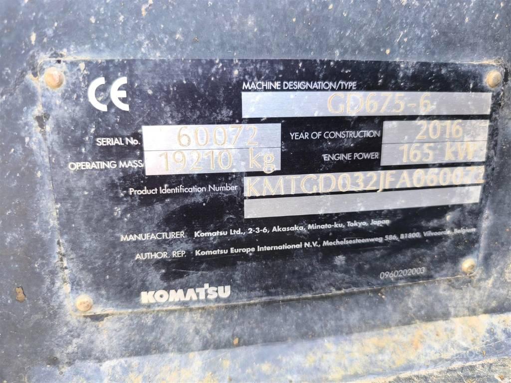 Komatsu GD 675-6 Greideri
