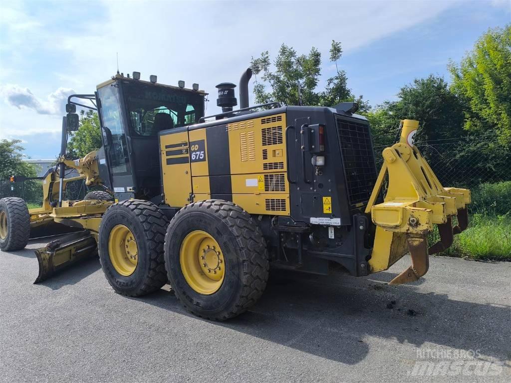 Komatsu GD 675-6 Greideri