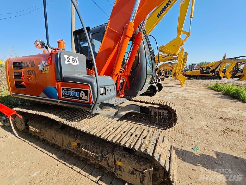 Hitachi ZX 120 Kāpurķēžu ekskavatori