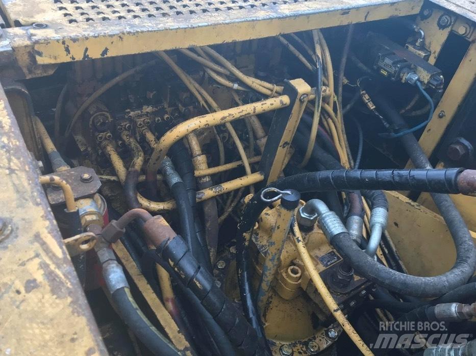 CAT 320 B Kāpurķēžu ekskavatori