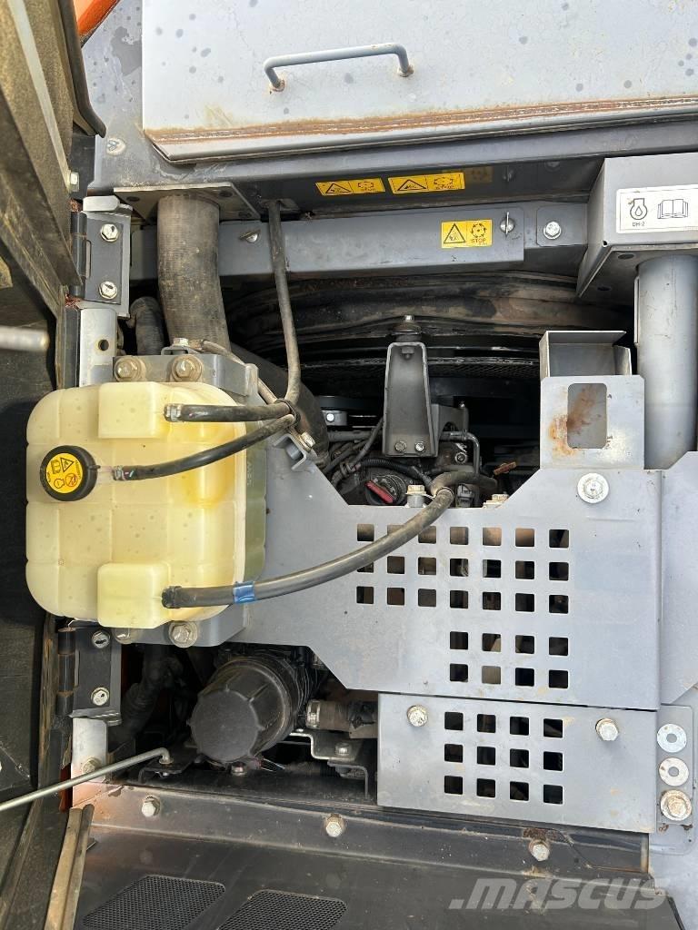 Hitachi ZX 135 US-6 Kāpurķēžu ekskavatori
