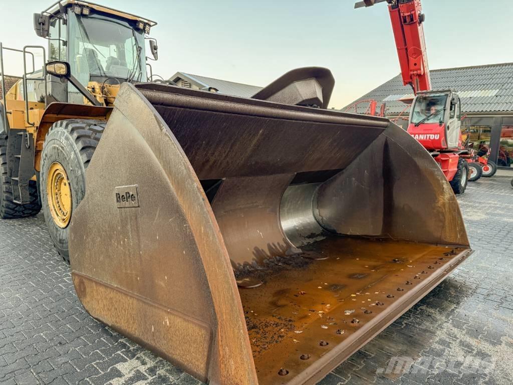 CAT 980M Iekrāvēji uz riteņiem