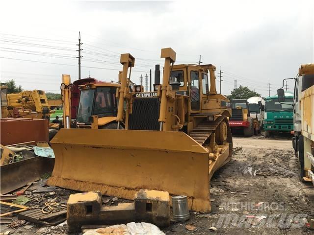 CAT D7R Kāpurķēžu buldozeri