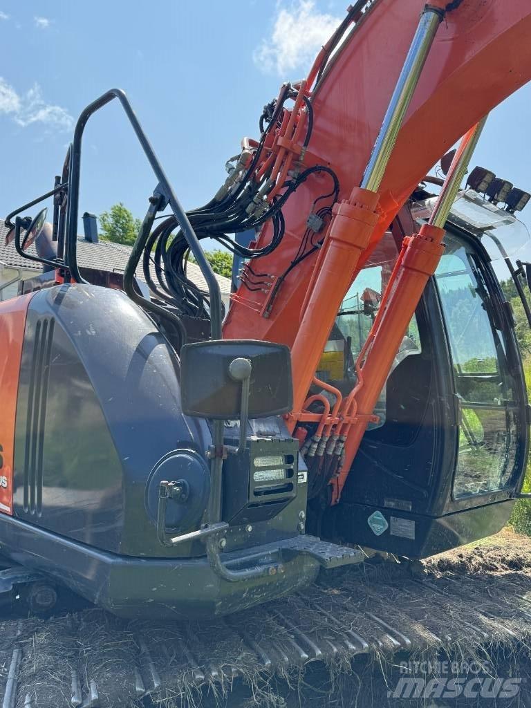 Hitachi ZX135USBL-6 Kāpurķēžu ekskavatori