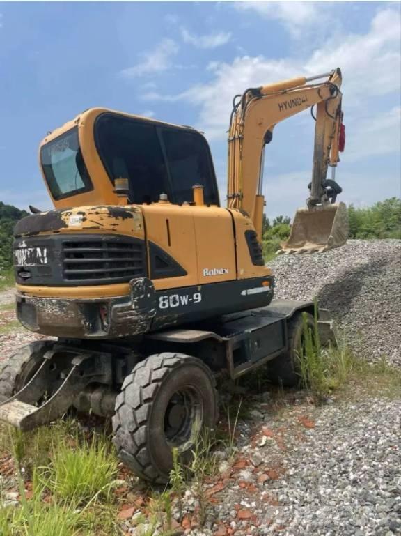 Hyundai 80W-9 Ekskavatori uz riteņiem