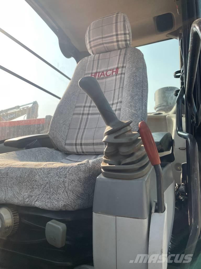 Hitachi ZX 130 Kāpurķēžu ekskavatori