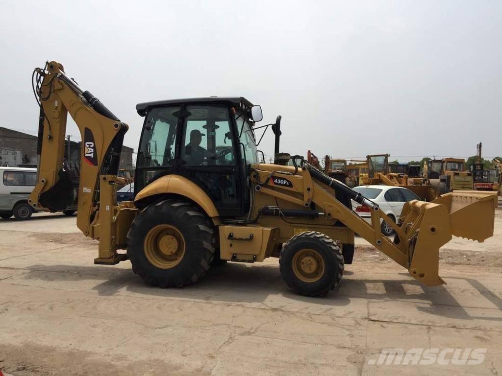 CAT 430F Ekskavatori-iekrāvēji