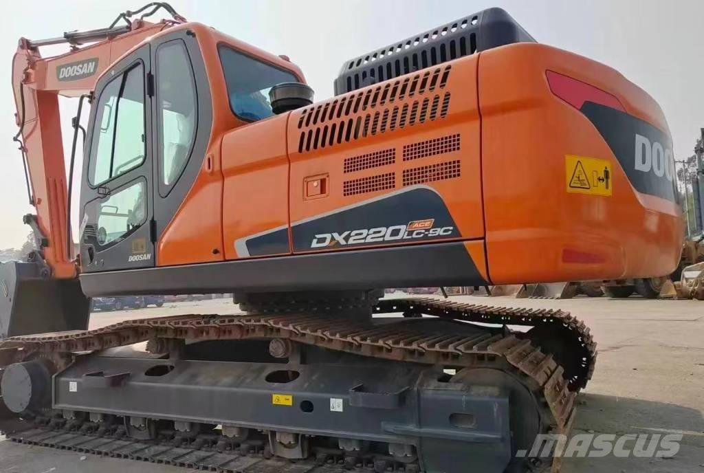 Doosan DX 220 Kāpurķēžu ekskavatori