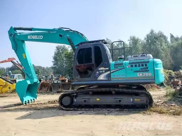 Kobelco SK 200 Kāpurķēžu ekskavatori
