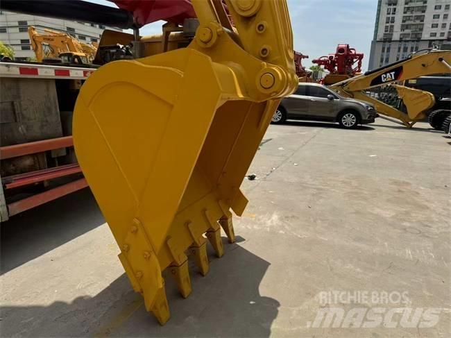 Komatsu PC 220-8 Kāpurķēžu ekskavatori