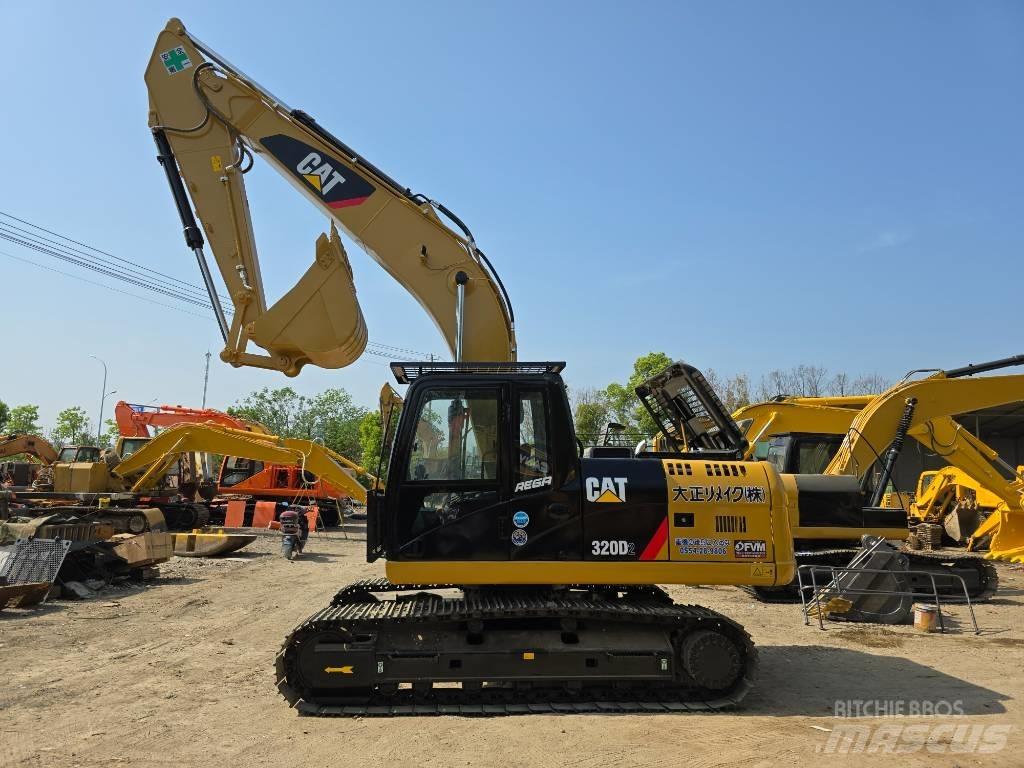 CAT 320 D 2 Vidēja lieluma ekskavatori 7 t - 12 t
