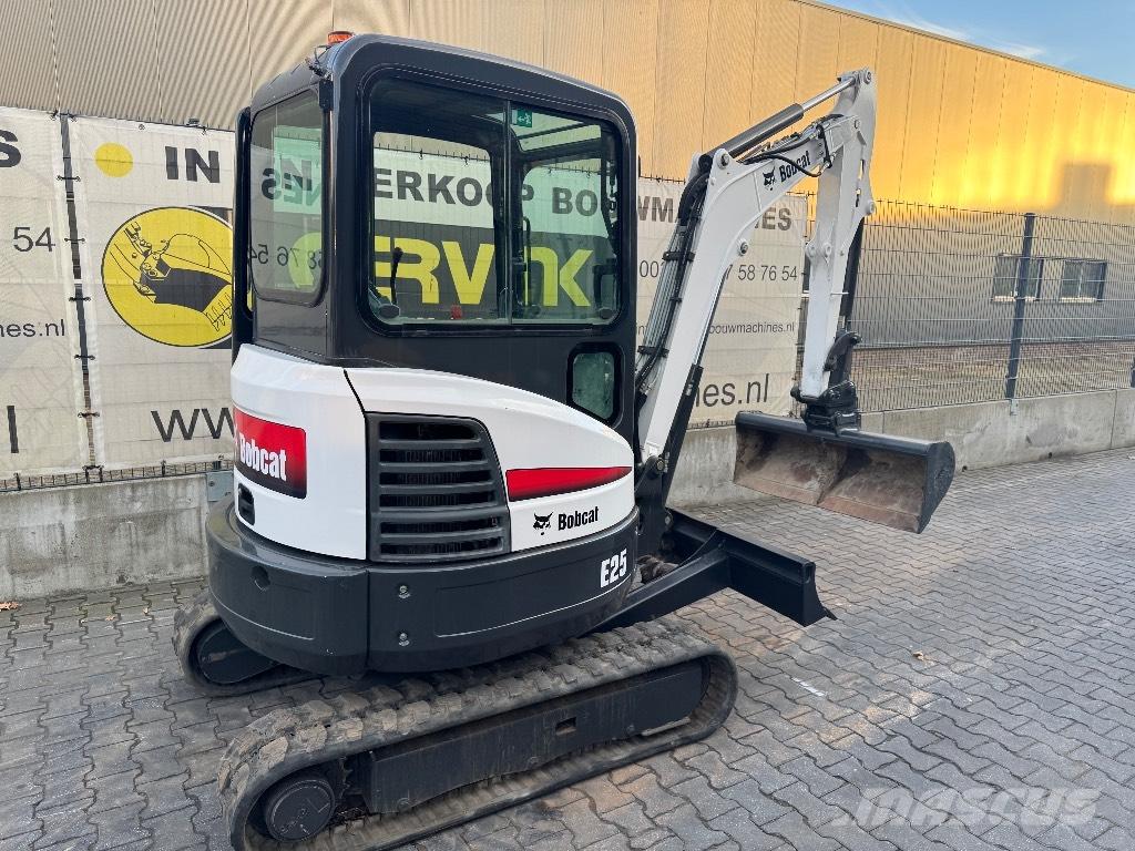 Bobcat E25 Mini ekskavatori < 7 t