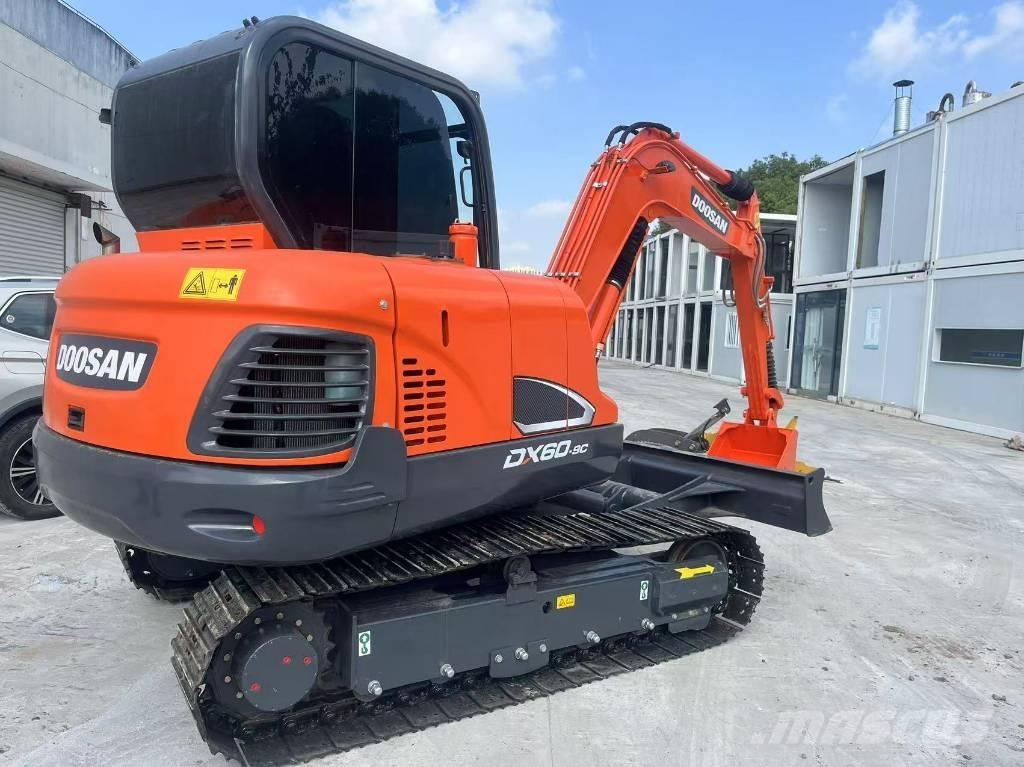 Doosan DX 60-9 C Kāpurķēžu ekskavatori