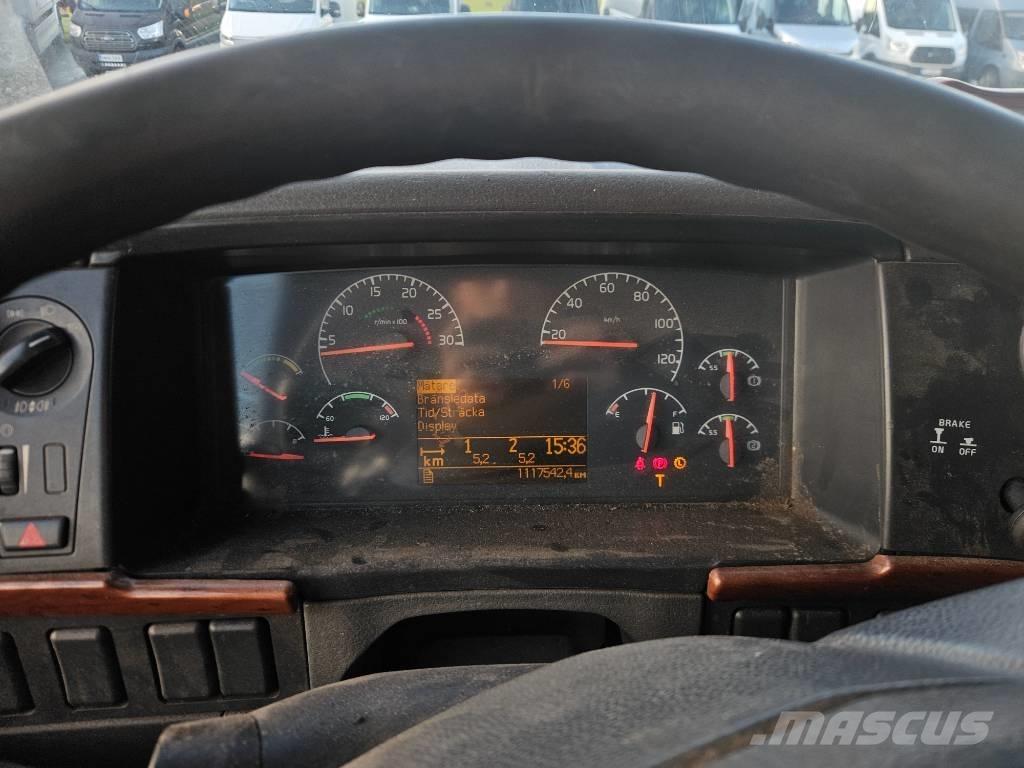 Volvo FH12 8x4 Treileri meža tehnikas transportēšanai