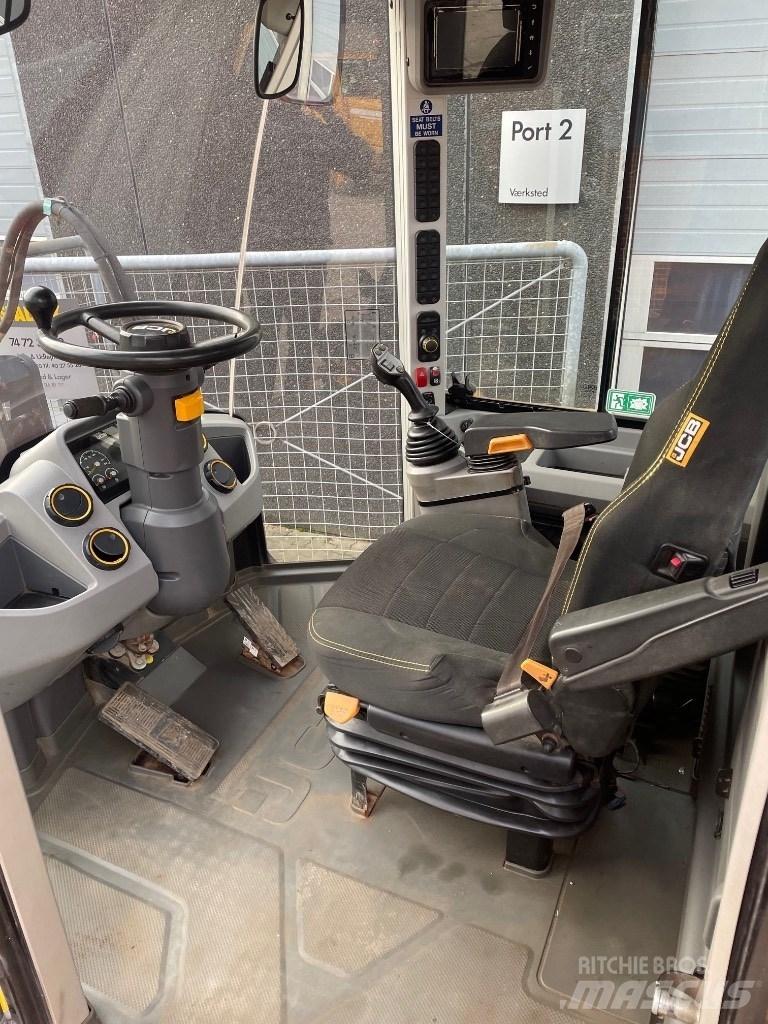 JCB 427HT Iekrāvēji uz riteņiem