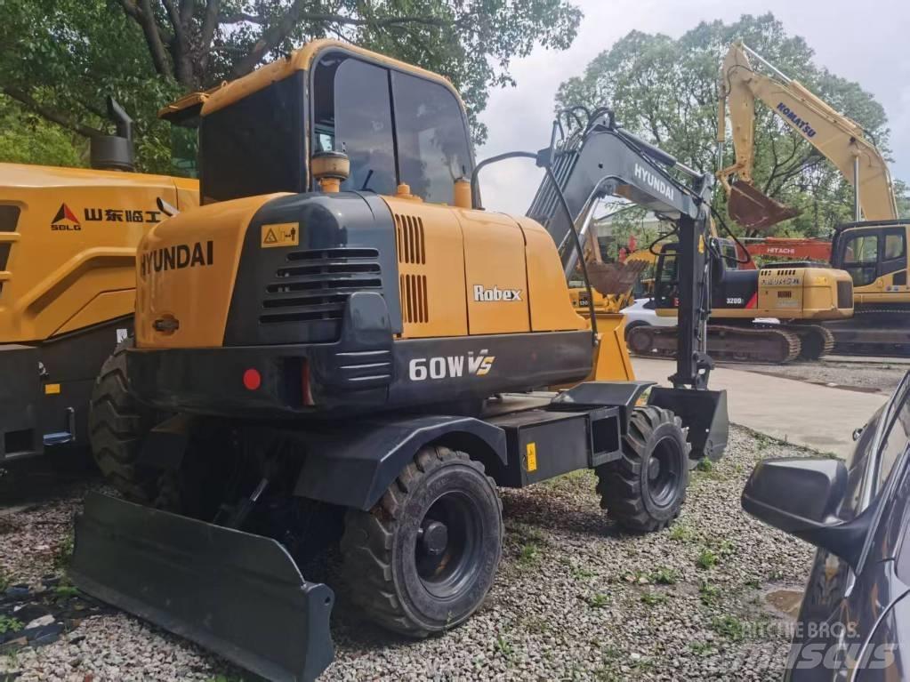 Hyundai Robex 60 W Ekskavatori uz riteņiem