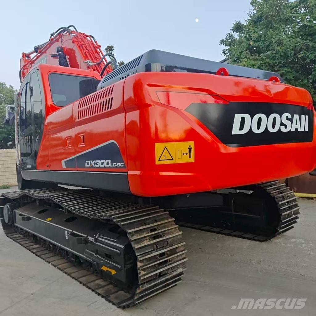 Doosan DX 300 LC Kāpurķēžu ekskavatori
