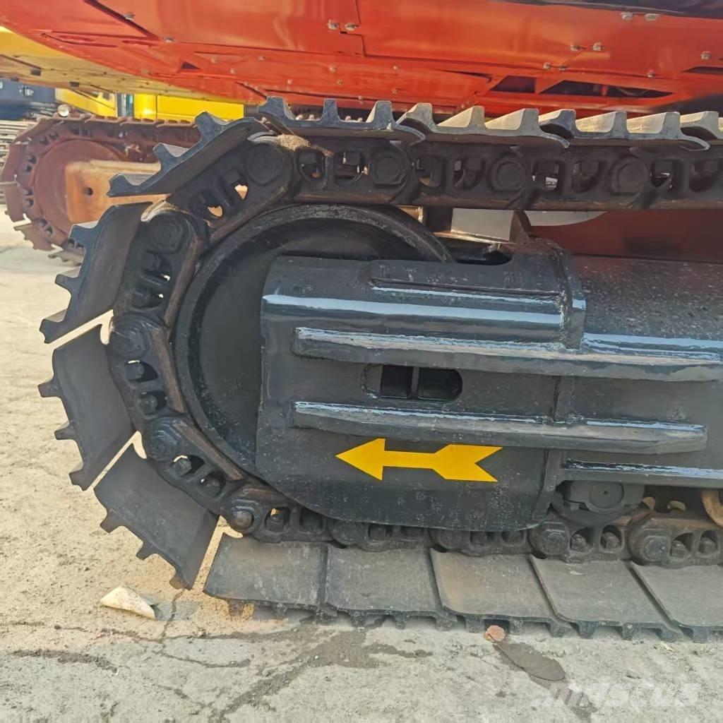 Doosan DX 300 LC Kāpurķēžu ekskavatori