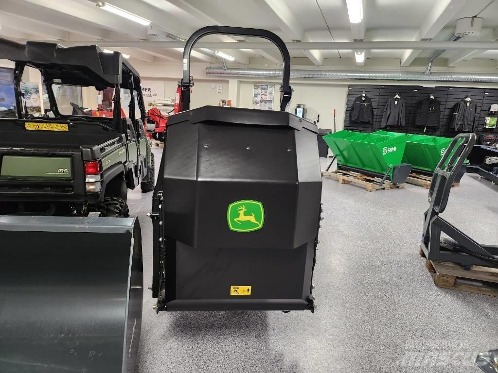 John Deere 950R Mauriņa traktors