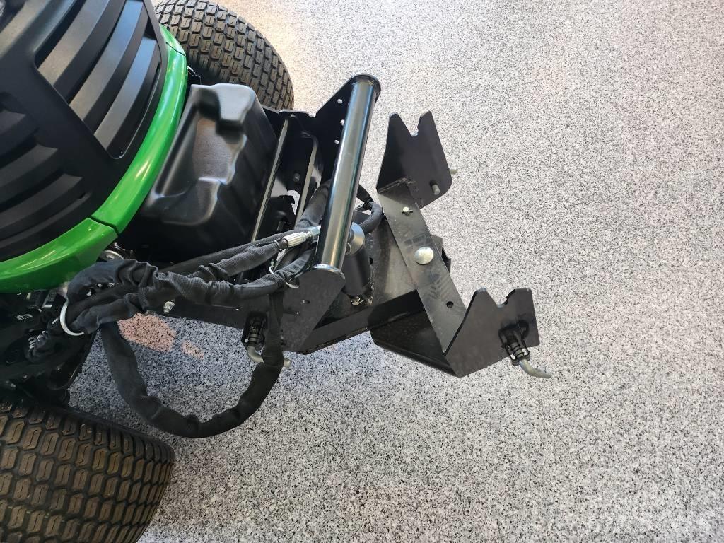 John Deere 950R Mauriņa traktors