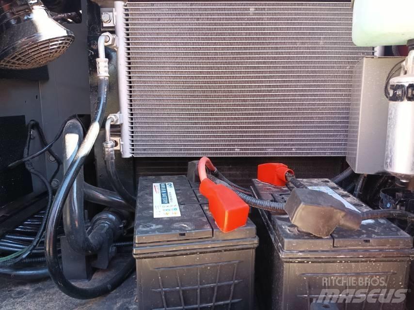 Hitachi ZX 120 Vidēja lieluma ekskavatori 7 t - 12 t