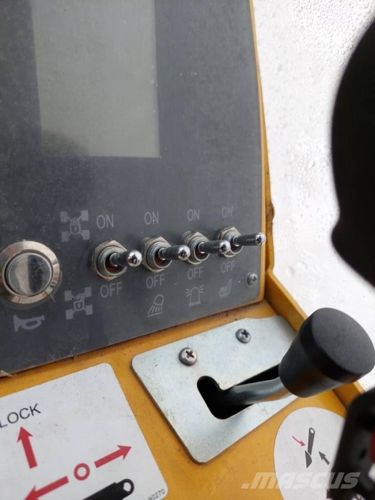  Maxload 950 Multifunkcionālie iekrāvēji