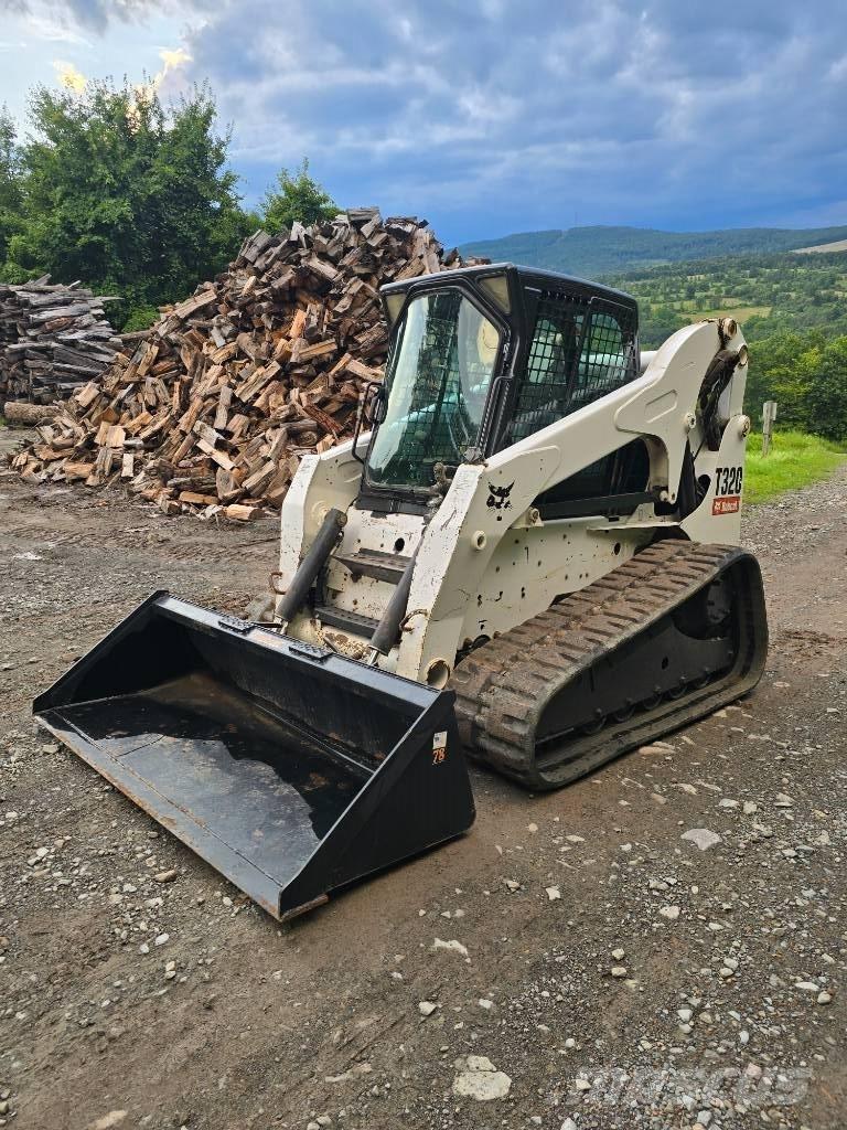 Bobcat T 320 Lietoti riteņu kompaktiekrāvēji