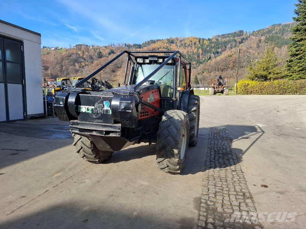 Valtra 8550 Mežizstrādes traktori