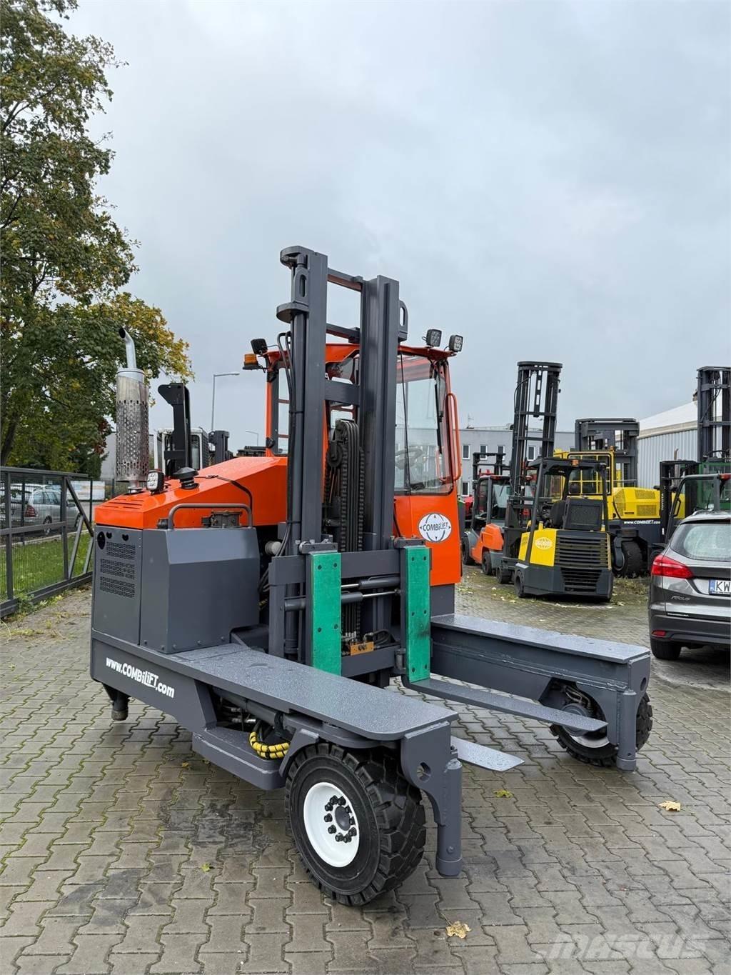 Combilift C5000 XL Četru virzienu krāvēji