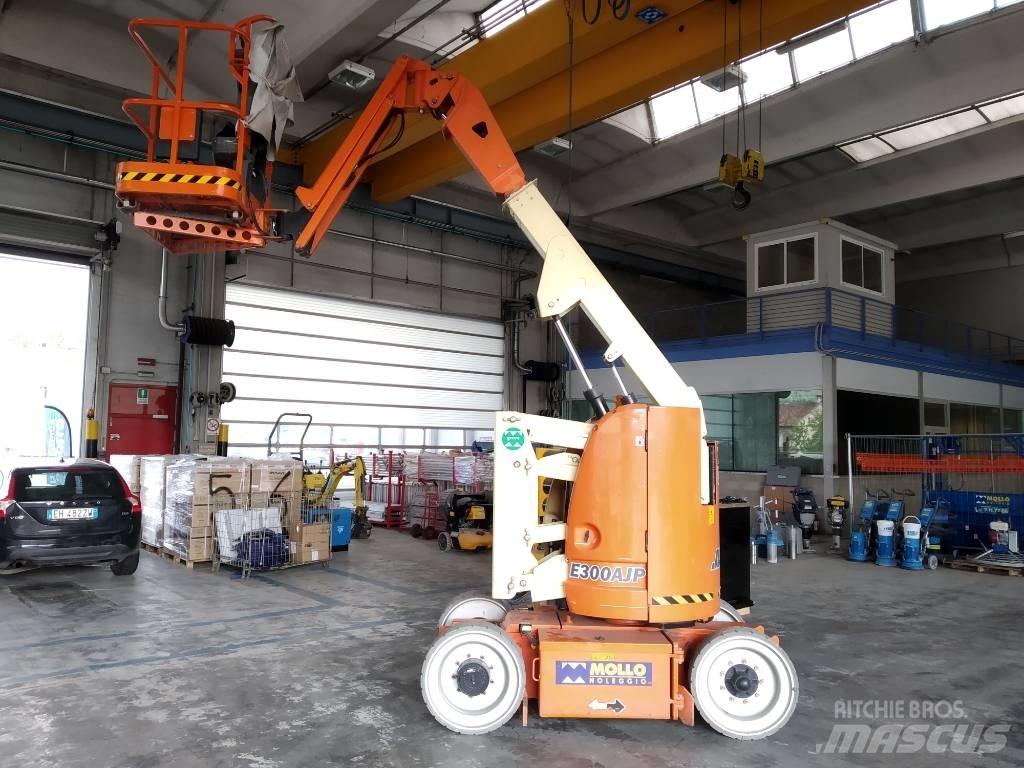 JLG E 300 AJP Strēles pacēlāji