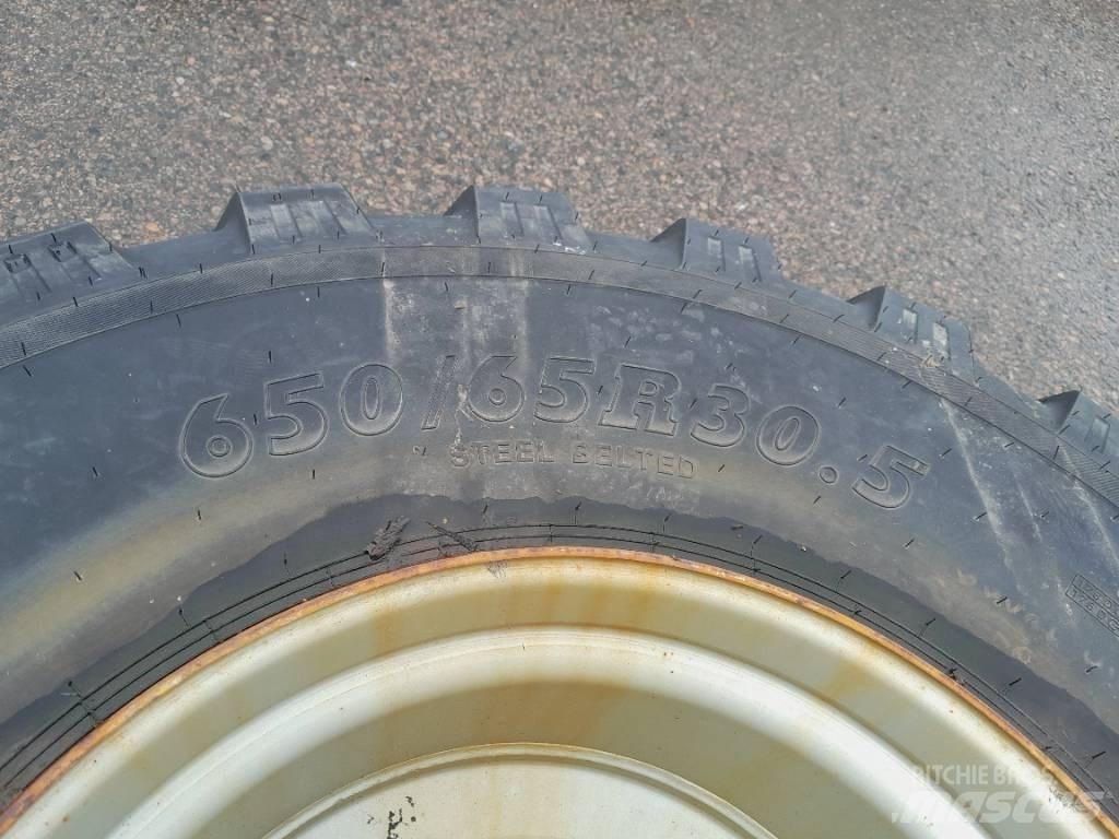 BKT 650/60R30,5 Hjul Riepas, riteņi un diski