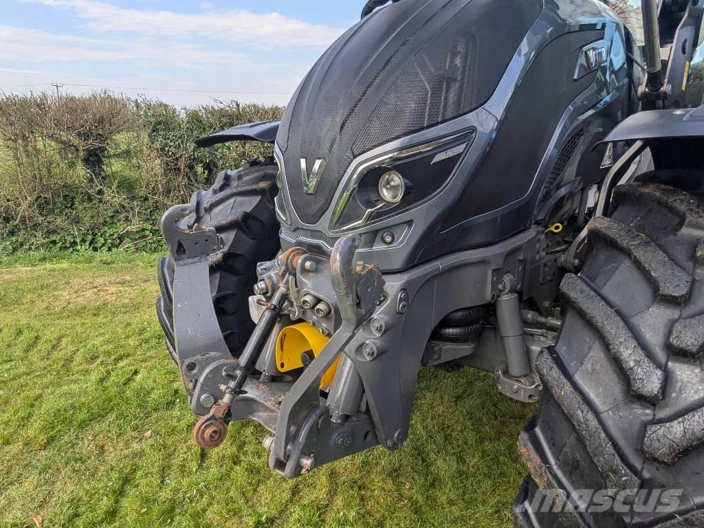 Valtra T 254 Traktori