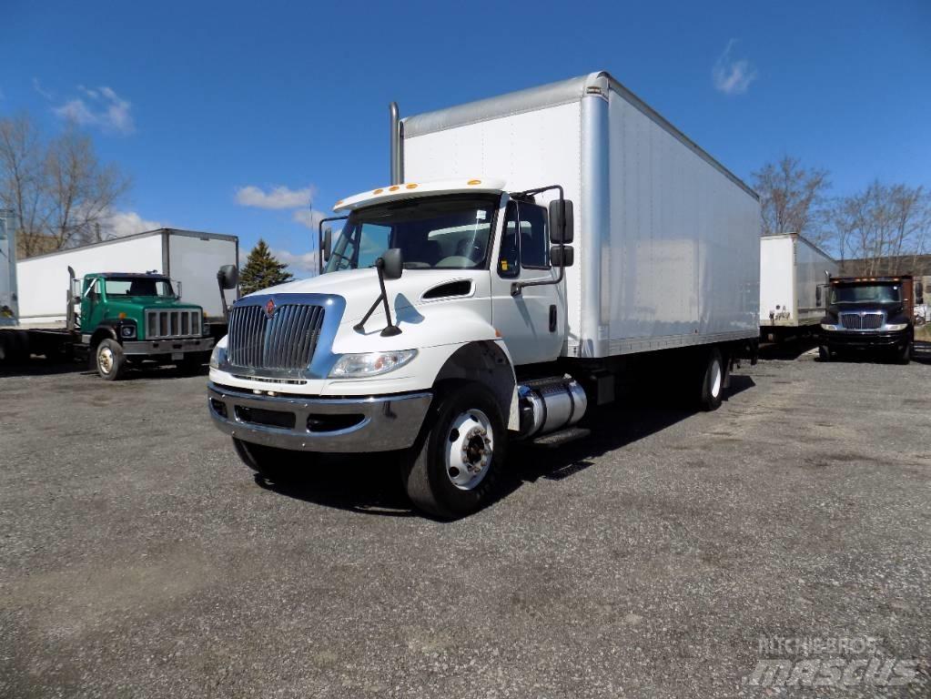 International 4300 Furgons