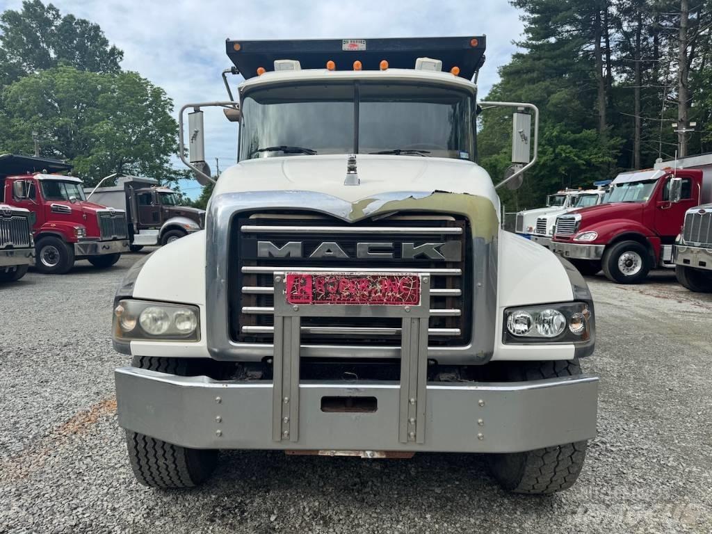 Mack Granite CTP 713 Pašizgāzējs