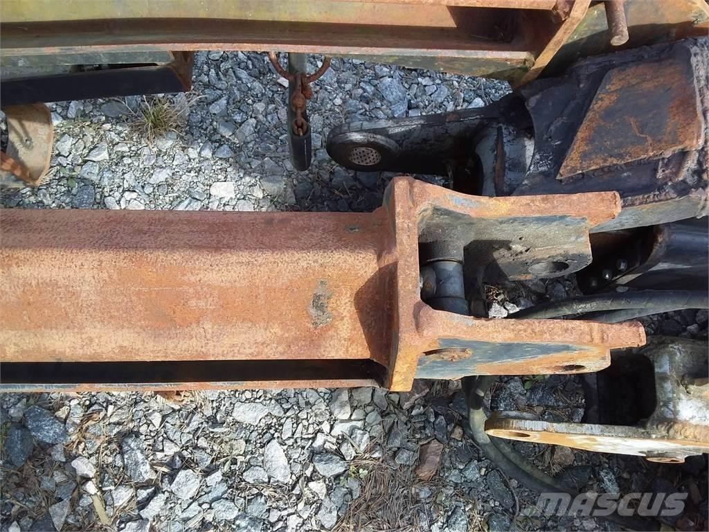 CAT 2200 Mežizstrādes mašīnu krāni