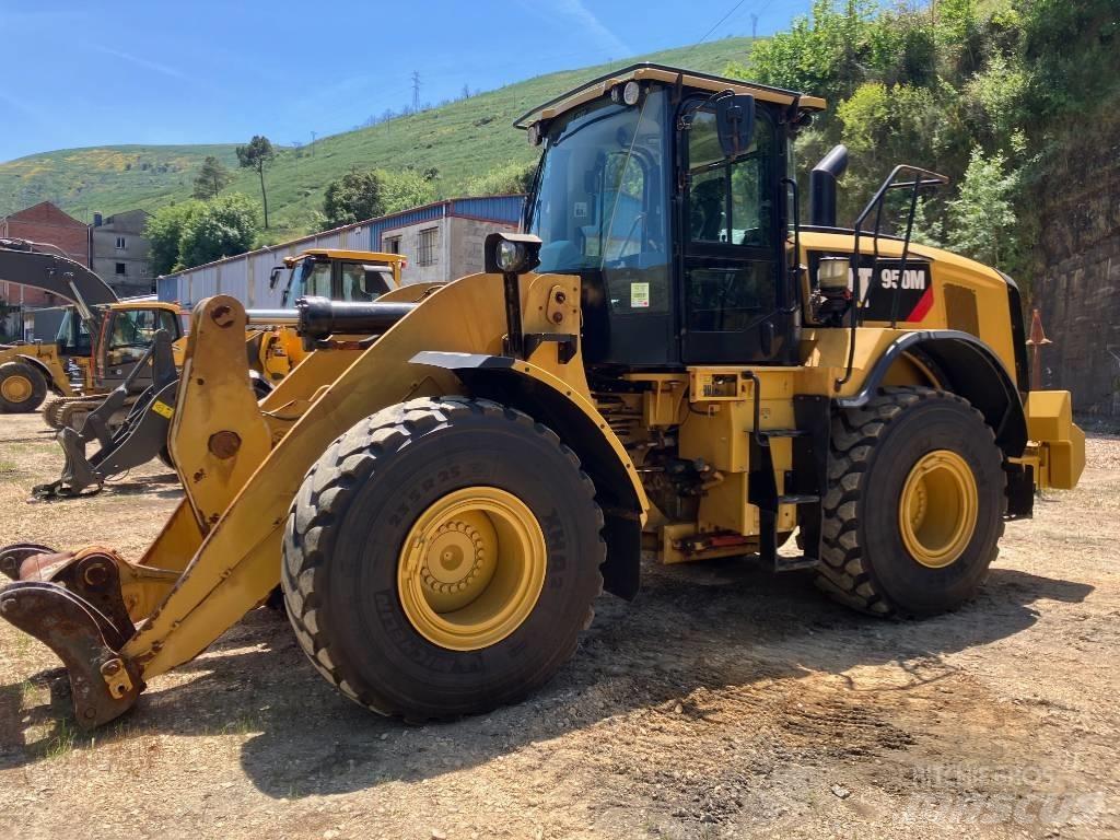 CAT 950 M Iekrāvēji uz riteņiem
