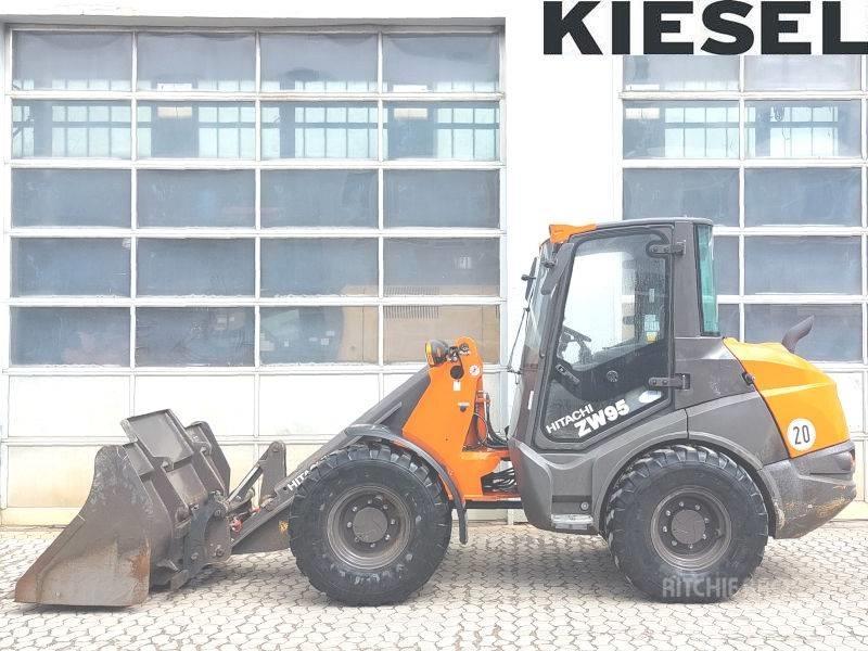 Hitachi ZW 95-6 Lietoti riteņu kompaktiekrāvēji
