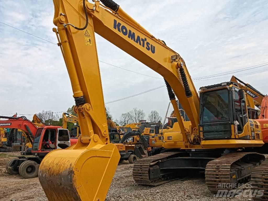 Komatsu PC 210LC Kāpurķēžu ekskavatori