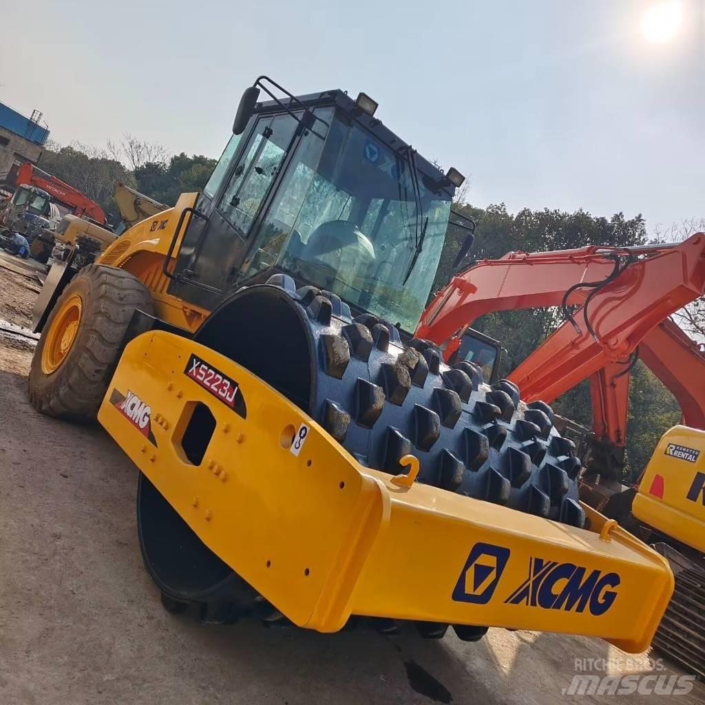 XCMG XS 223 J Vienvalča grunts veltņi