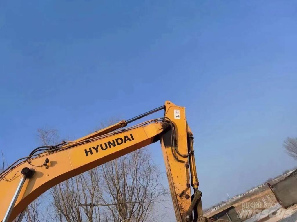 Hyundai R305LC-9T Ekskavatori uz riteņiem