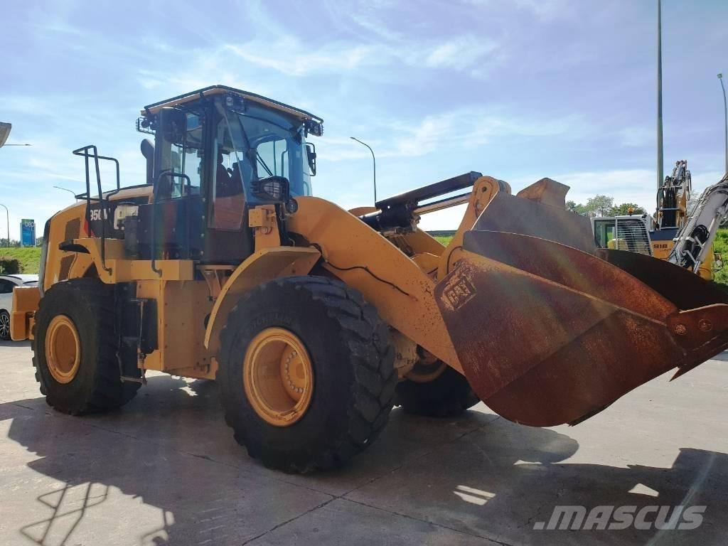 CAT 950M Iekrāvēji uz riteņiem