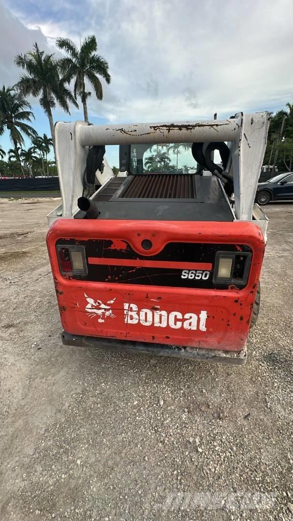Bobcat S650 Lietoti riteņu kompaktiekrāvēji