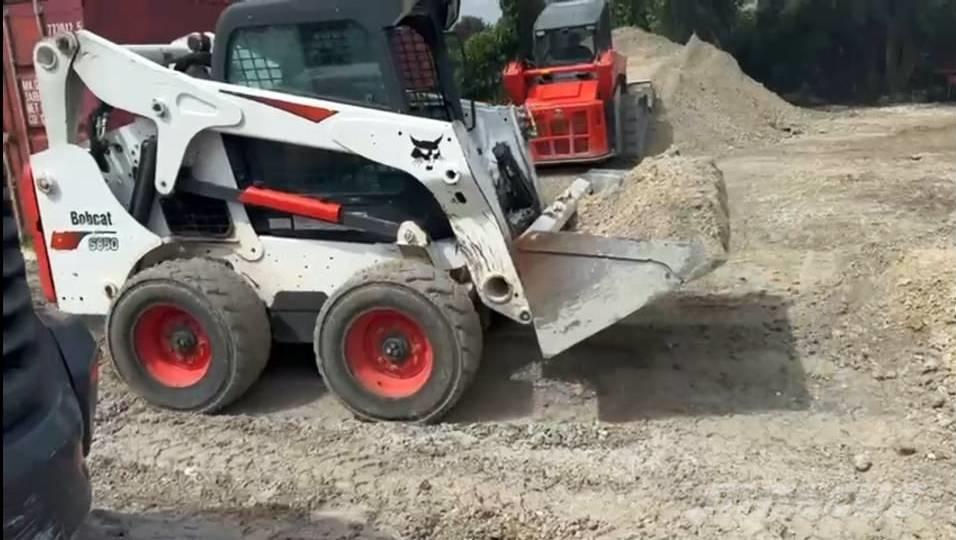 Bobcat S650 Lietoti riteņu kompaktiekrāvēji