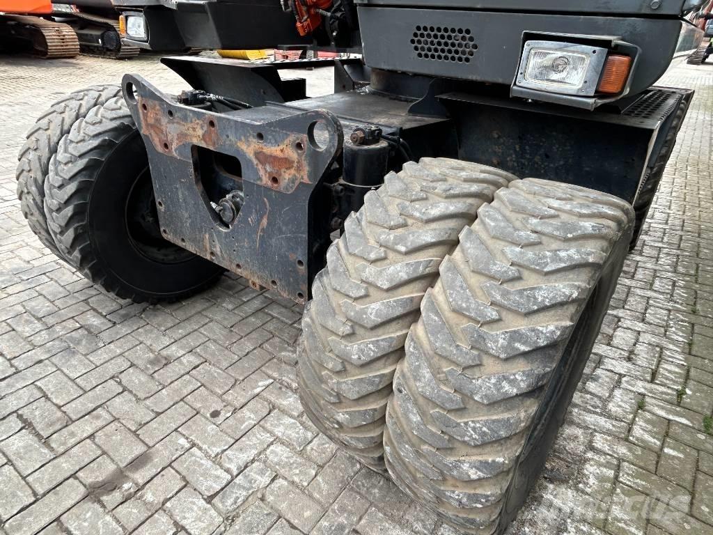 Hitachi ZX 140 W Ekskavatori uz riteņiem