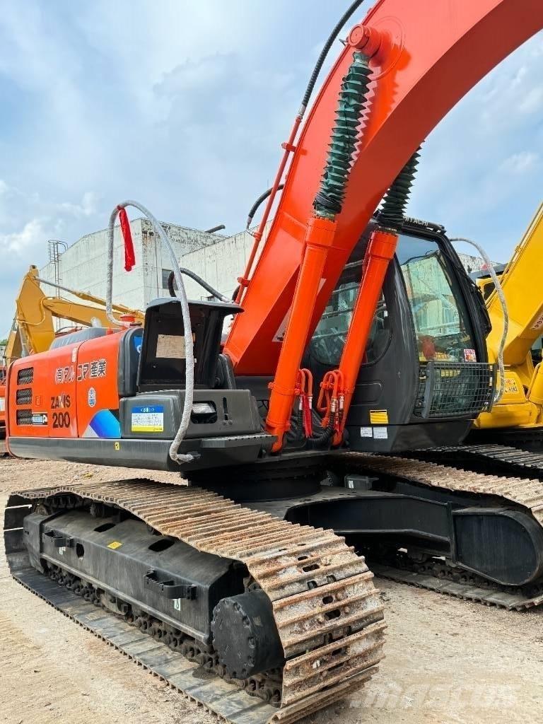 Hitachi ZX 200 Kāpurķēžu ekskavatori